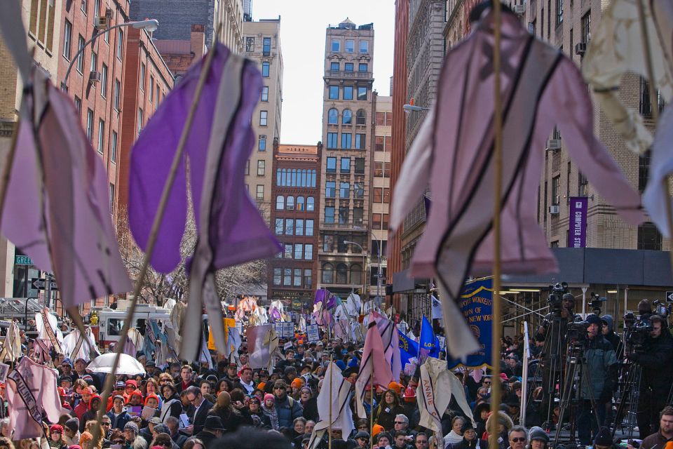 Corteo di commemorazione per i 100 anni dall'incendio della Triangle Shirtwaist Company